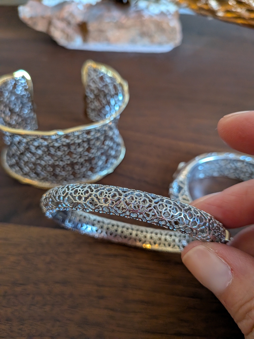 Kendra Scott - Filigree Bracelet Set - Silver & Gold Tones - Excellent Condition - Picture 4 of 8
